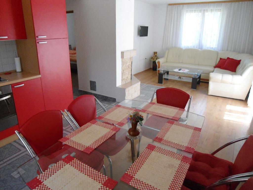 Galesic Apartments & Rooms Korenica Zimmer foto